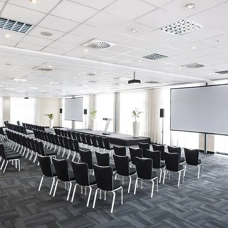 Nh Frankfurt Conference Center 4*