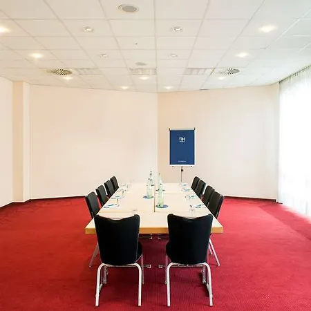 Hotel Nh Frankfurt Conference Center 4*